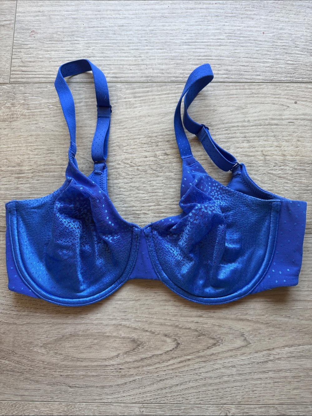 Wacoal Light Blue Underwire Bra with Subtle Dot Texture